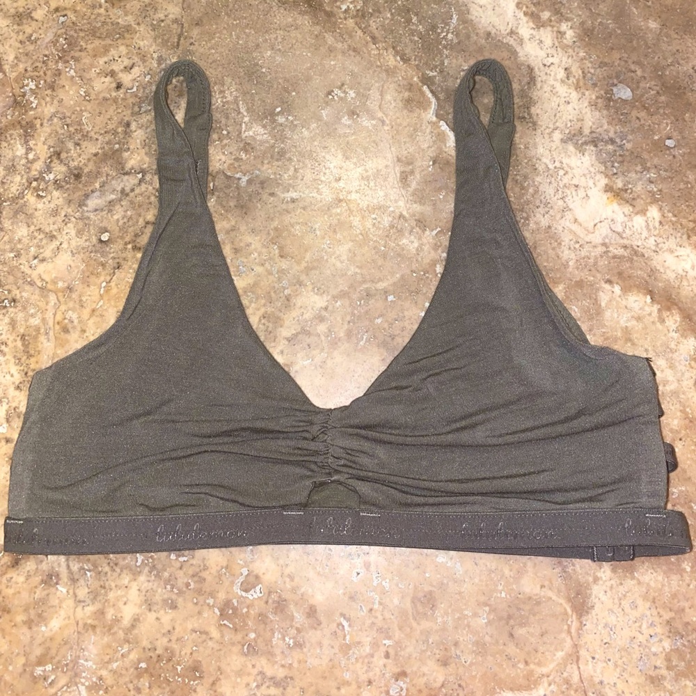 discontinued lululemon GREEN sports bra size Medium